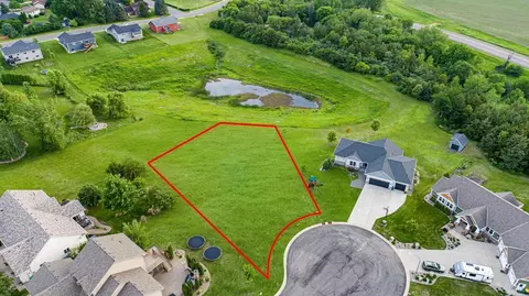 104 Spruce Ct, Le Sueur, MN 56058