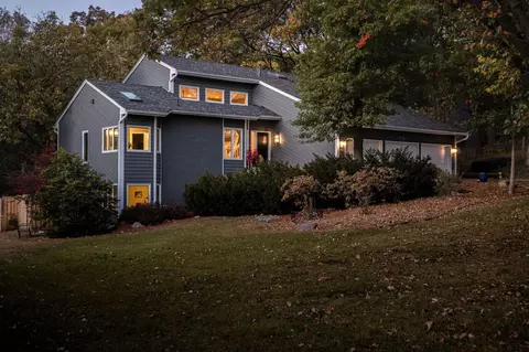 8155 134th St W, Apple Valley, MN 55124