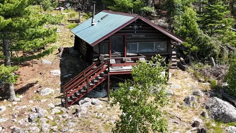 557 Wolf Pt W, Crane Lake, MN 55725