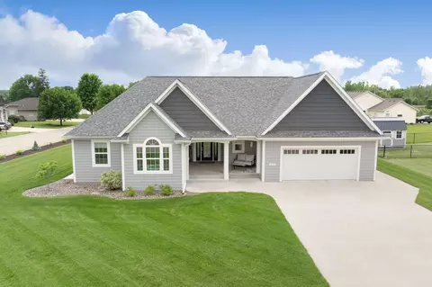 1425 Water Tower Pl, Owatonna, MN 55060