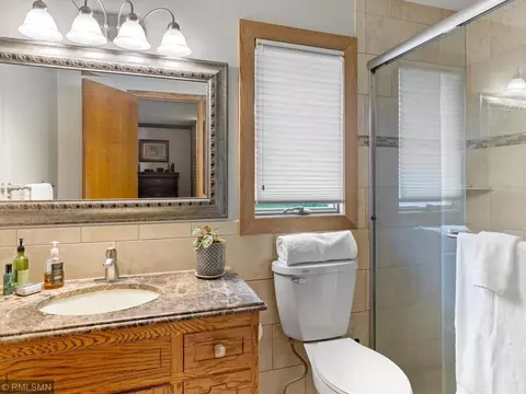 Bath - 3920 Linden Cir, Excelsior, MN 55331 photo 2 of 4