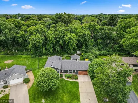 View/Area - 3920 Linden Cir, Excelsior, MN 55331 photo 3 of 4