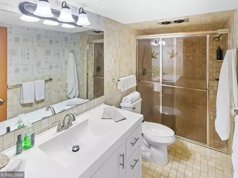 Bath - 3920 Linden Cir, Excelsior, MN 55331 photo 4 of 4