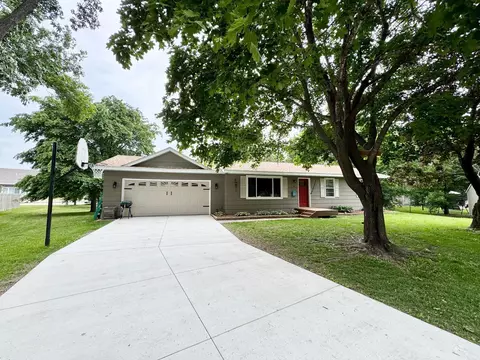 9 Bunker Cir, Monticello, MN 55362