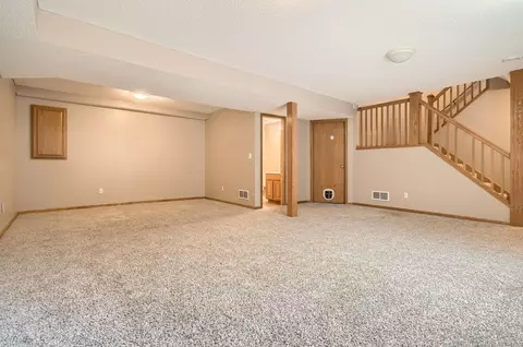 Living - 604 Crane Creek Ln, Eagan, MN 55121 photo 9 of 9