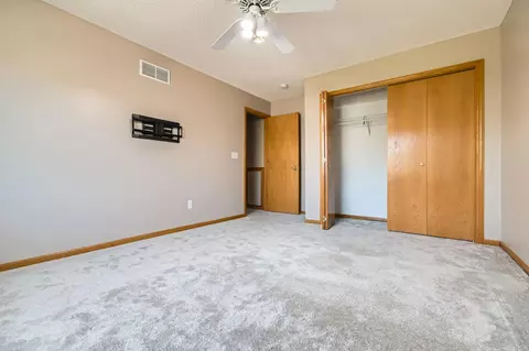 Bedroom - 604 Crane Creek Ln, Eagan, MN 55121 photo 7 of 7