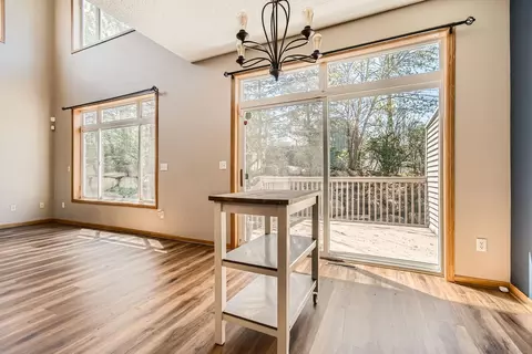 Living - 604 Crane Creek Ln, Eagan, MN 55121 photo 7 of 9