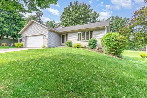 739 Hallstrom Dr, Red Wing, MN 55066 photo 2