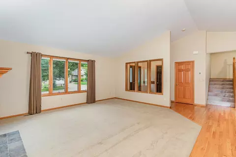 739 Hallstrom Dr, Red Wing, MN 55066 photo 4