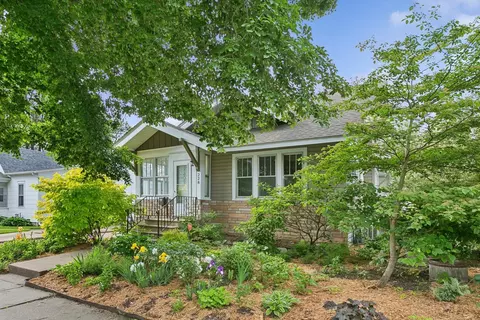228 Sidney St W, Saint Paul, MN 55107