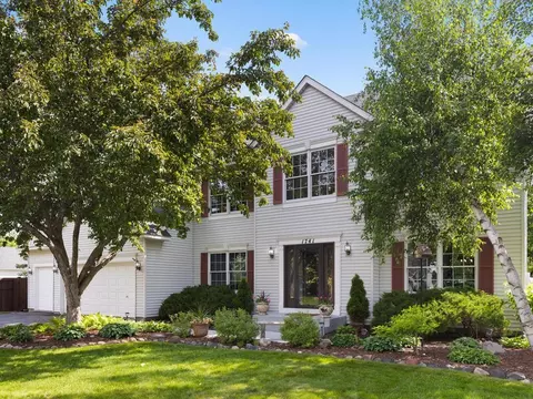 1741 Spinaker Dr, Woodbury, MN 55125