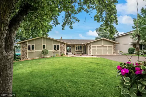 1796 19th Ter NW, New Brighton, MN 55112