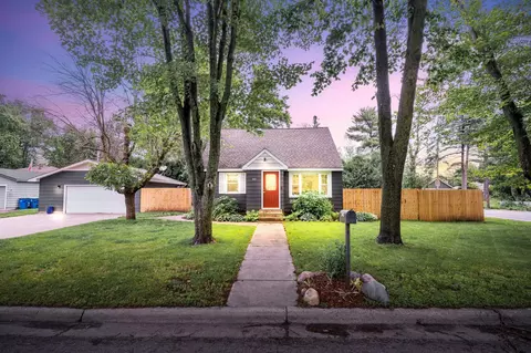 543 S Shore Dr, Forest Lake, MN 55025