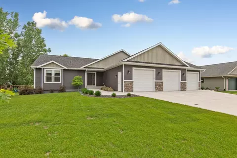 2495 Fox Hollow Ln, Owatonna, MN 55060