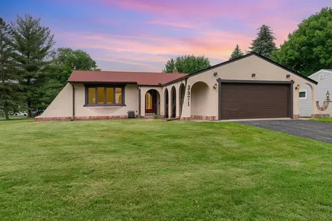 3971 Mcknight Rd N, White Bear Lake, MN 55110