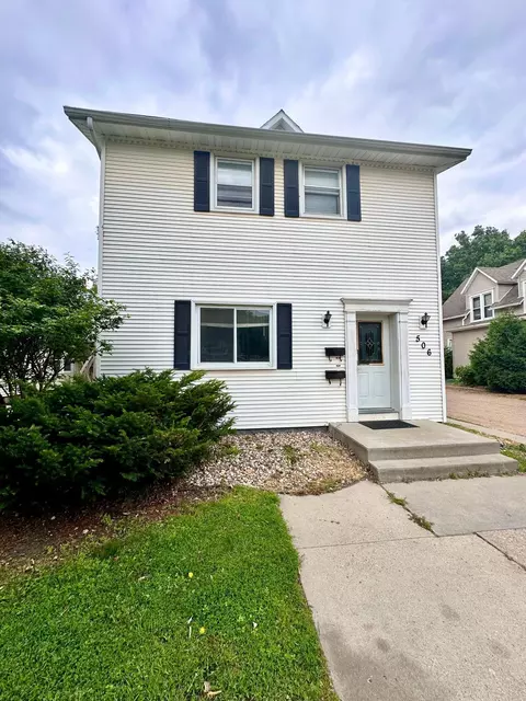 506 W Marshall St, Marshall, MN 56258 photo 2