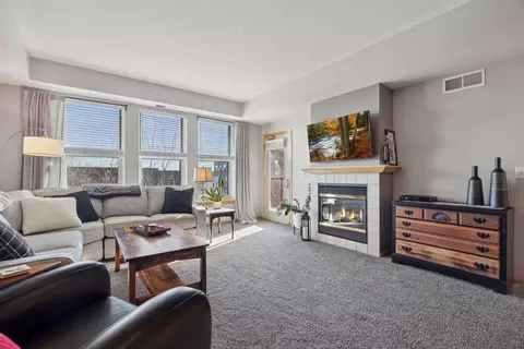 545 N 1st St #410, Minneapolis, MN 55401