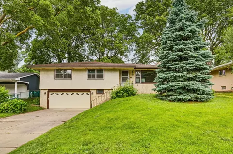 3101 Hilldale Ave NE, Saint Anthony, MN 55418