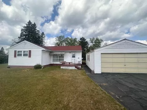 21 Glen Cir, Babbitt, MN 55706