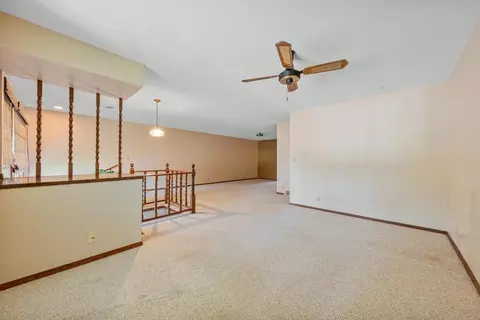 Living - 635 5th St, Windom, MN 56101 photo 4 of 9