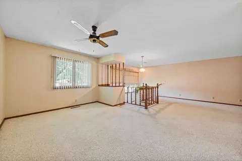 Living - 635 5th St, Windom, MN 56101 photo 3 of 9