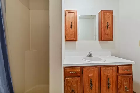 Bath - 635 5th St, Windom, MN 56101 photo 3 of 3