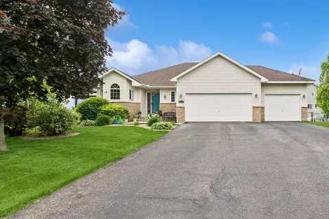 2406 Maple Ct, Buffalo, MN 55313