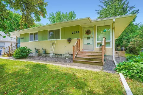 2226 S Avenue Ave E, North Saint Paul, MN 55109