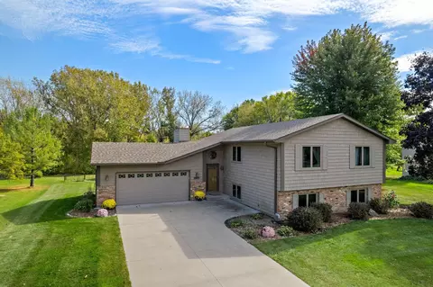 2800 Zanzibar Ln N, Plymouth, MN 55447