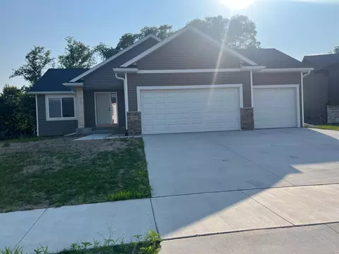 3649 Meadow Sage Ct SE, Rochester, MN 55904