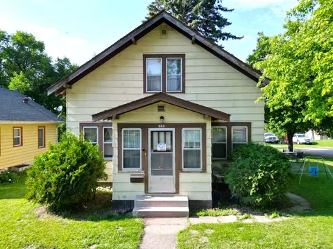 523 E Vernon Ave, Fergus Falls, MN 56537
