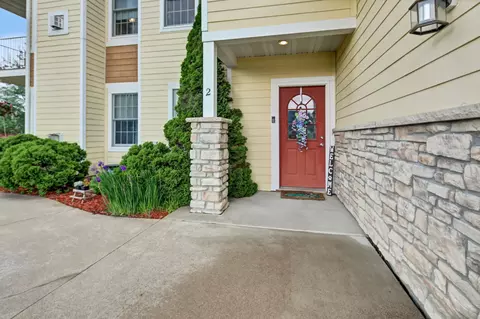 755 Hickory Way #2, Lake City, MN 55041