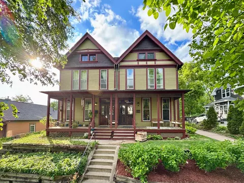 737 5th St E, Saint Paul, MN 55106