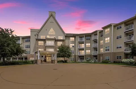 5650 Boone Ave N #202, New Hope, MN 55428