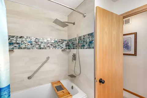 4426 Lakeshore Ter, Eagan, MN 55122 photo 23