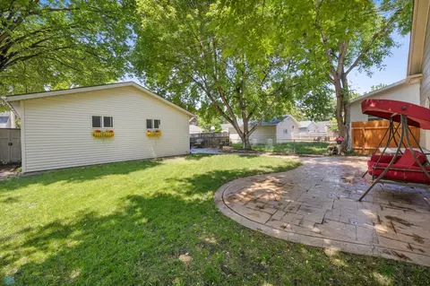 Exterior - 1016 4th St N, Fargo, ND 58102 photo 8 of 15