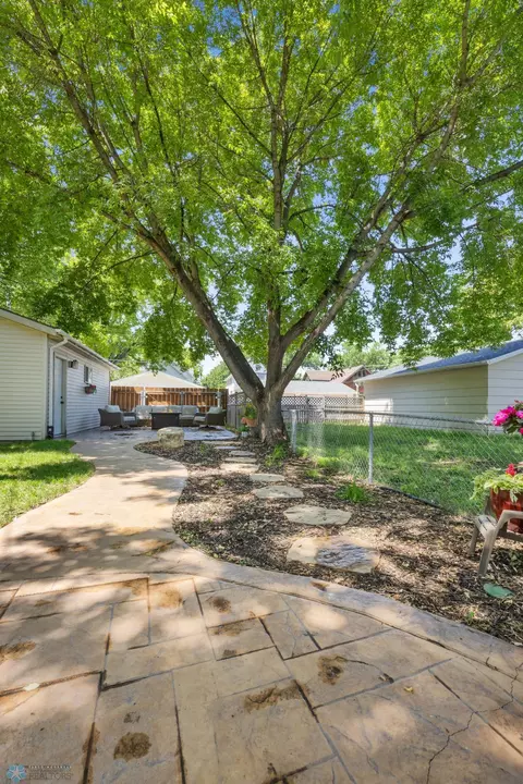 Exterior - 1016 4th St N, Fargo, ND 58102 photo 7 of 15
