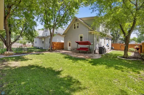 Exterior - 1016 4th St N, Fargo, ND 58102 photo 12 of 15