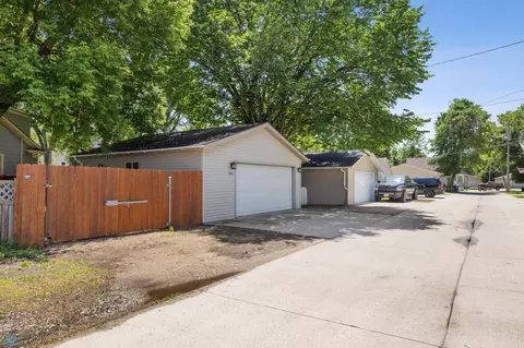 Exterior - 1016 4th St N, Fargo, ND 58102 photo 15 of 15