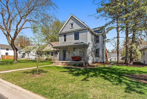 29 Van Buren Ave S, Hopkins, MN 55343