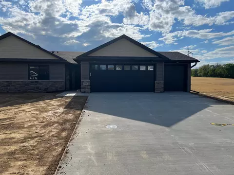 315 11th St N, Goodhue, MN 55027