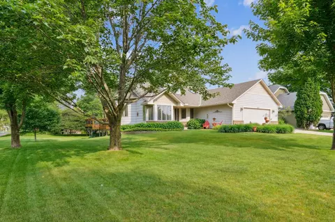 6438 Deerwood Ln, Lino Lakes, MN 55014
