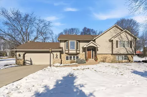 1500 Rushmore Dr, Burnsville, MN 55306