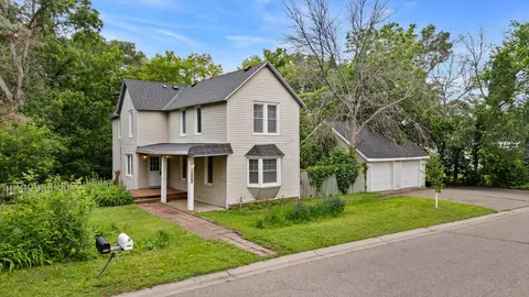 1889 Clarence St, Maplewood, MN 55109