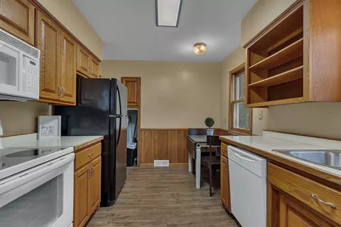 1519 Roosevelt Rd, Saint Cloud, MN 56301 photo 9