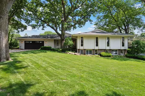 7125 Shannon Dr, Edina, MN 55439