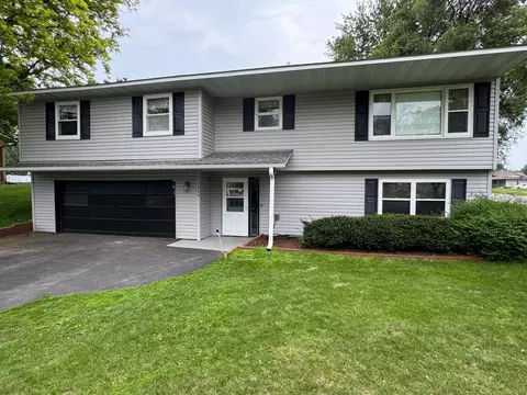 1359 20th St W, Hastings, MN 55033