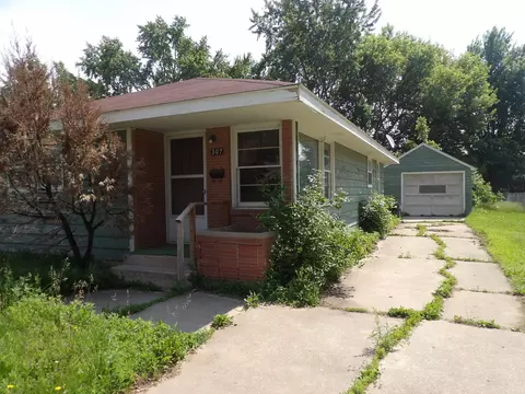 307 14th St SE, Austin, MN 55912