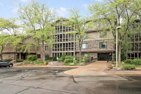 3801 W 98th St #108, Bloomington, MN 55431