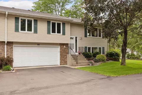 8365 W 100th St, Bloomington, MN 55438